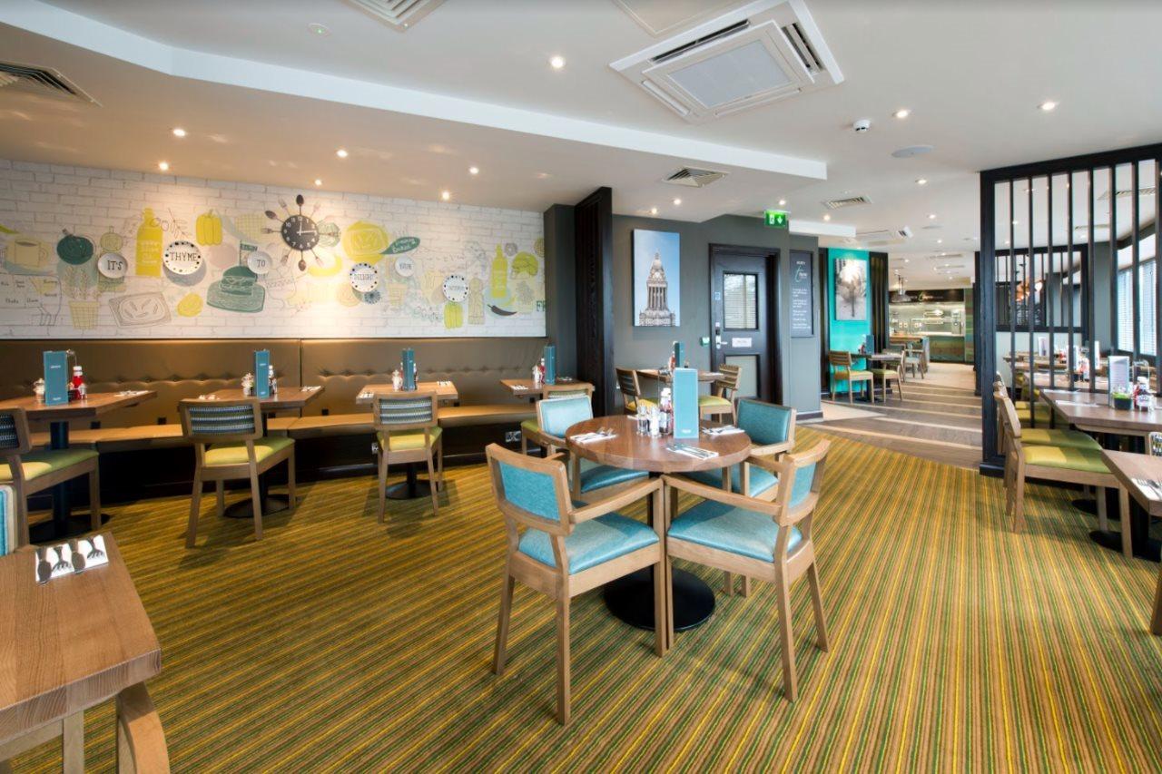 Premier Inn Leeds Headingley エクステリア 写真
