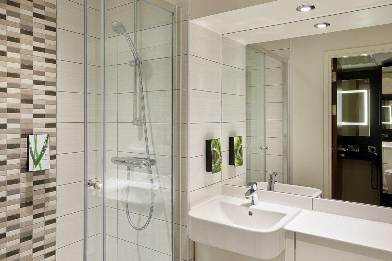 Premier Inn Leeds Headingley エクステリア 写真